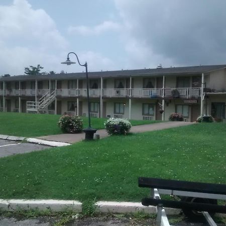 Ken Bar Lodge Gilbertsville 외부 사진